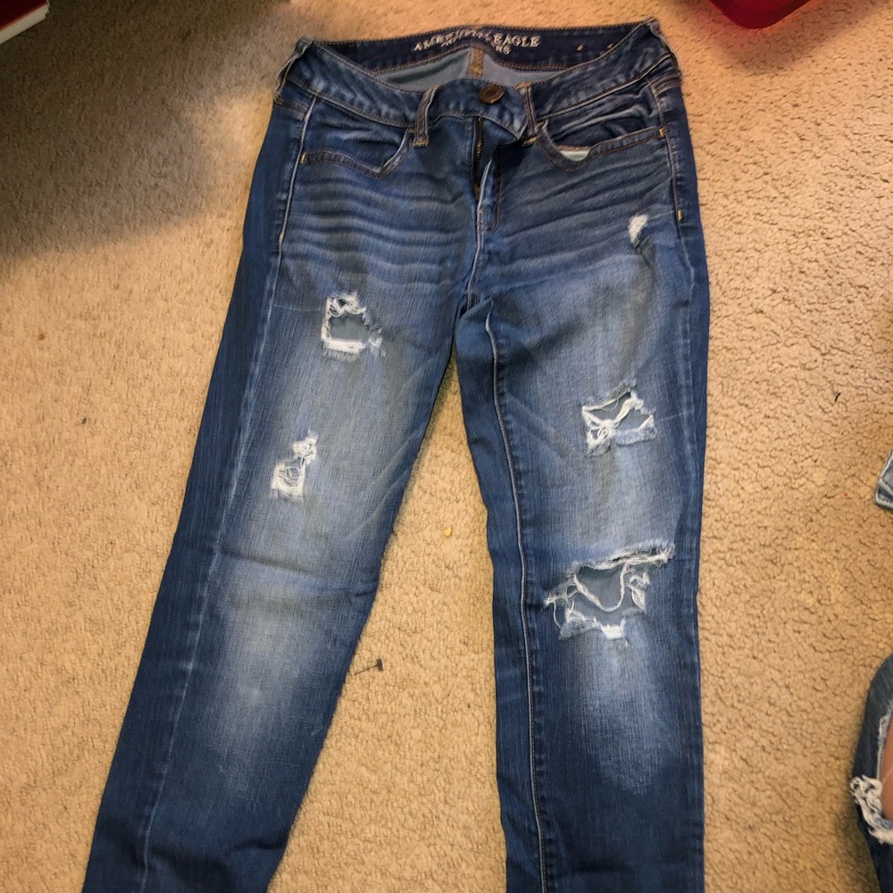 Mid rise ripped American Eagle skinny jeans